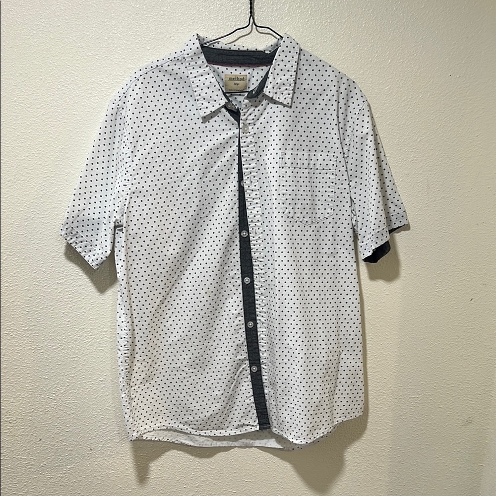 Urban Pipeline White and Black Casual Button Down Shirt
